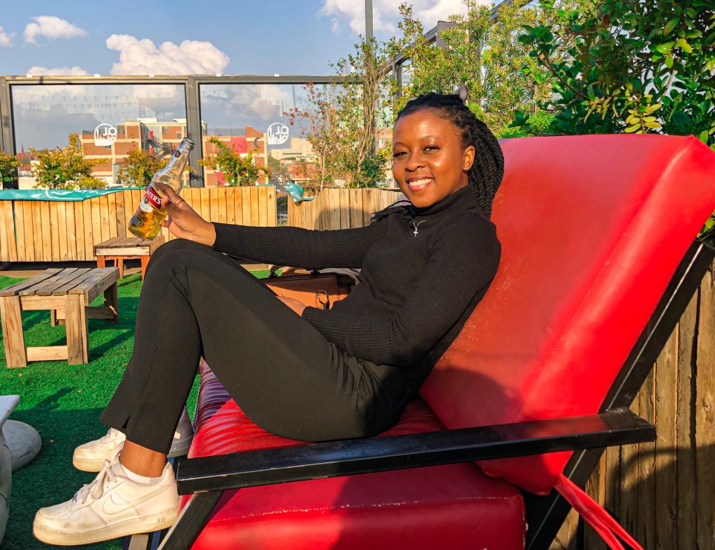 woman sitted on a chair